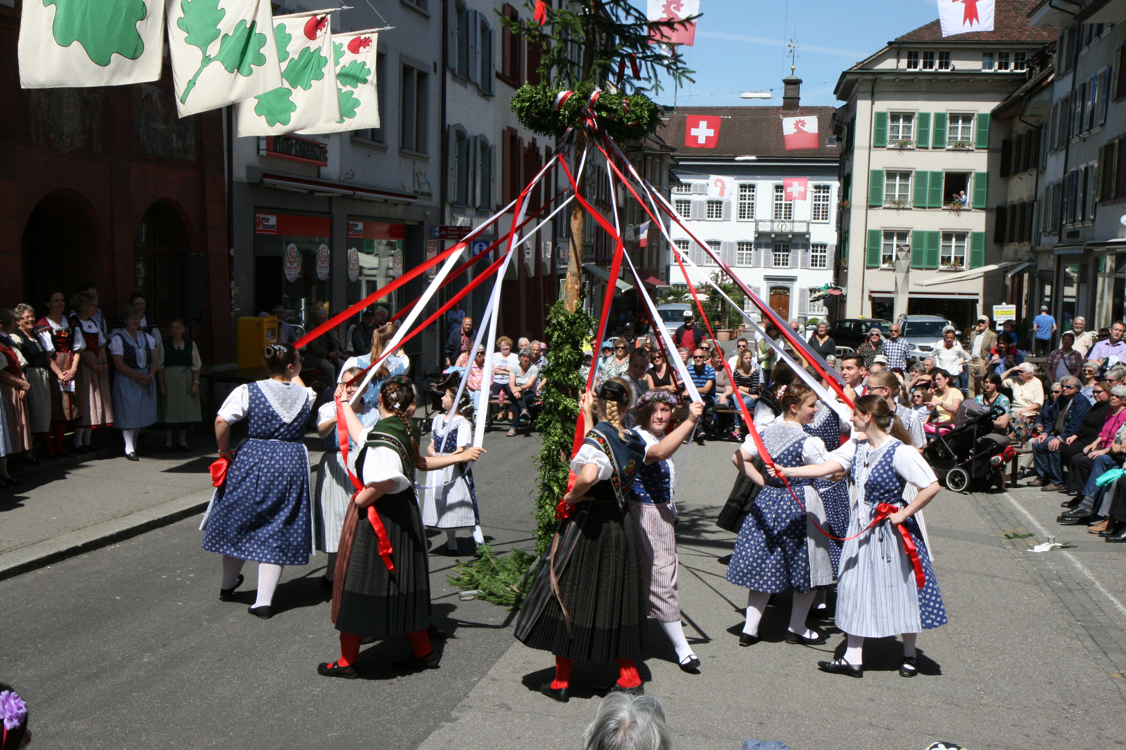 Maisingen & -tanzen 2015